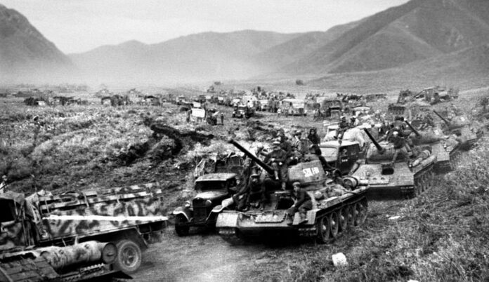 L'Armée rouge attaque en Mandchourie - 1945